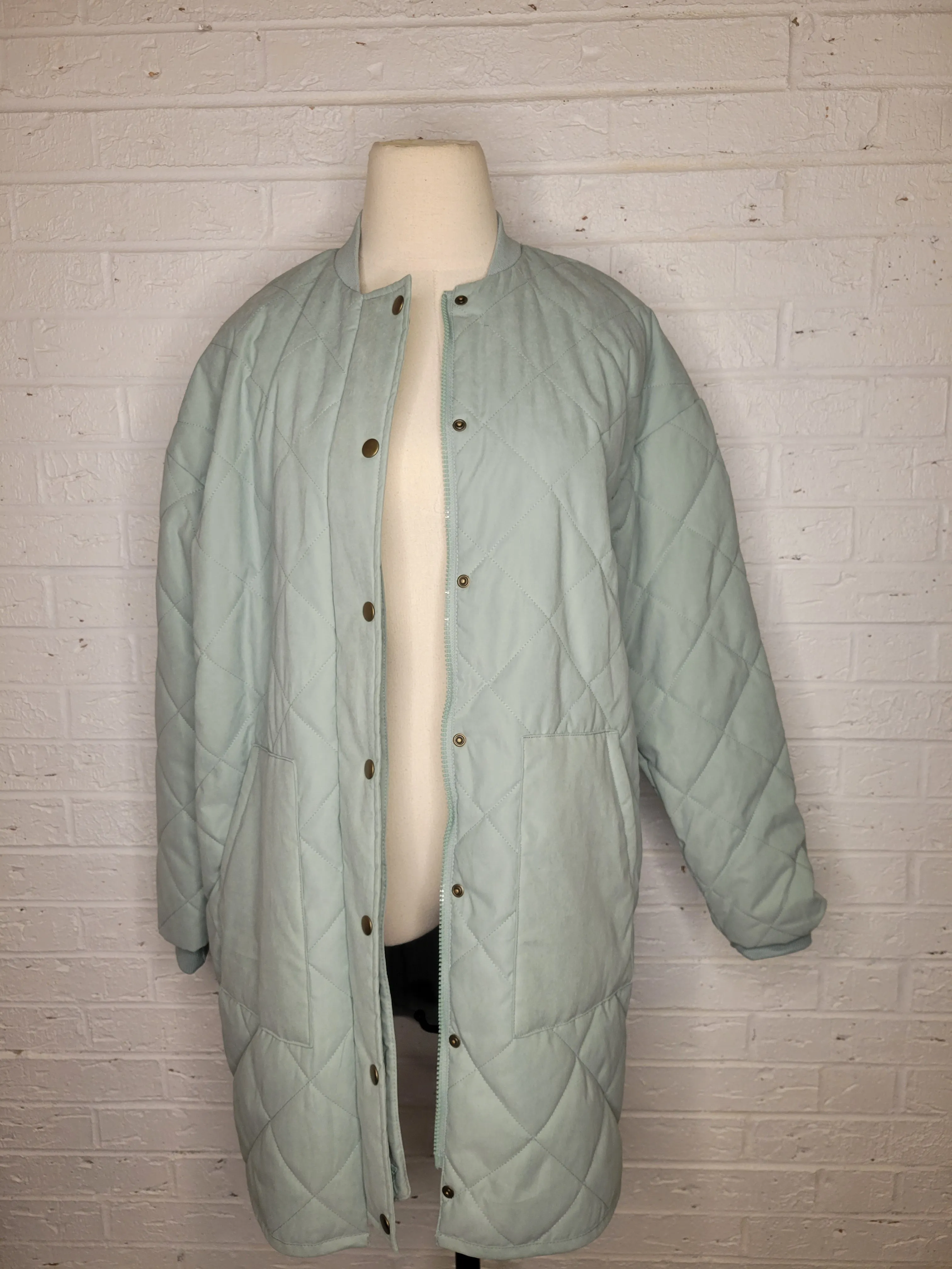 S/M - NWT Universal Thread Quilted Coat