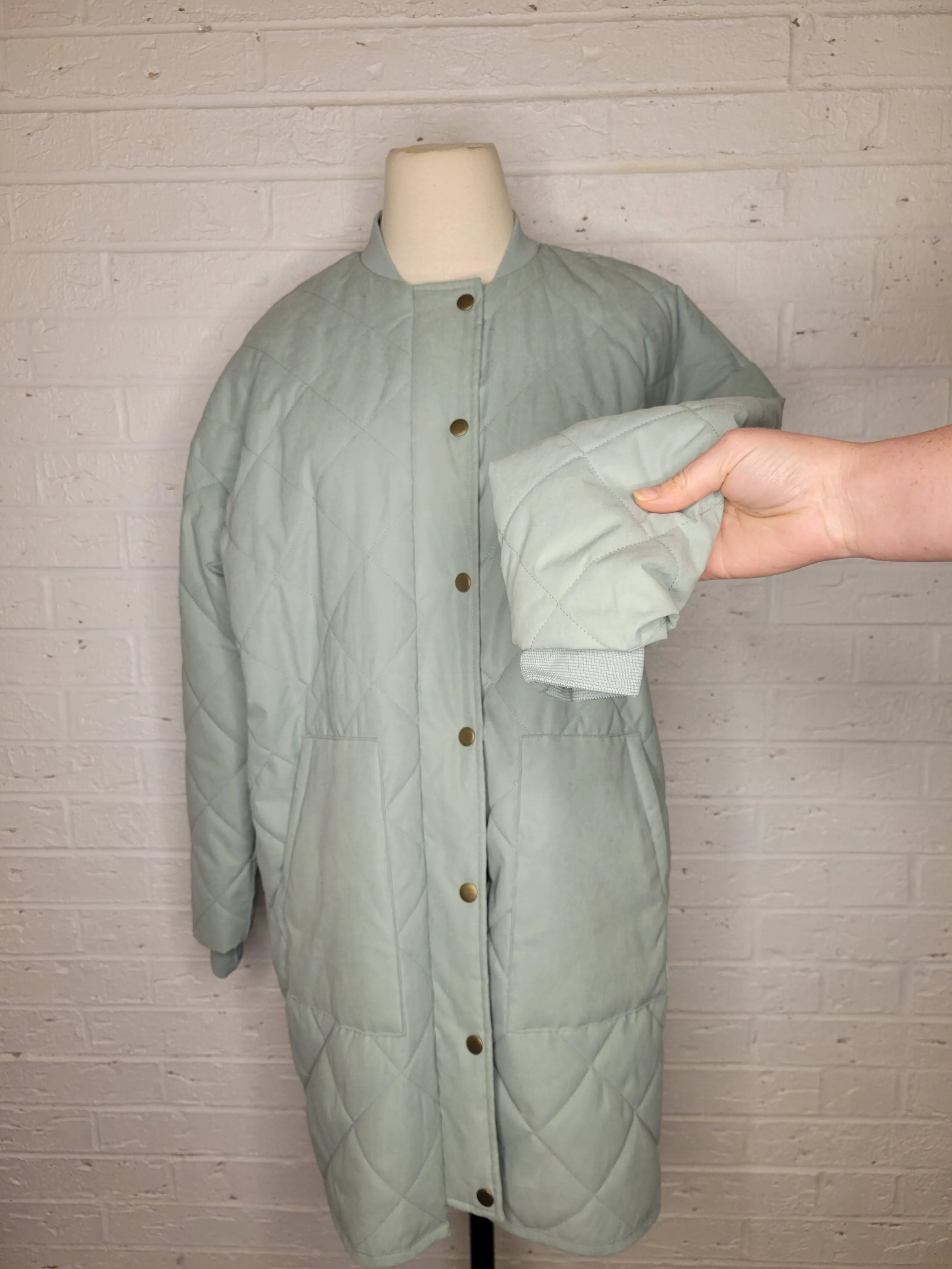 S/M - NWT Universal Thread Quilted Coat